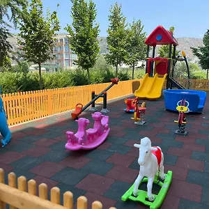 Domus & 4*, Shëngjin Albanie