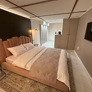 מלון House4you - Blanari בוקרשט